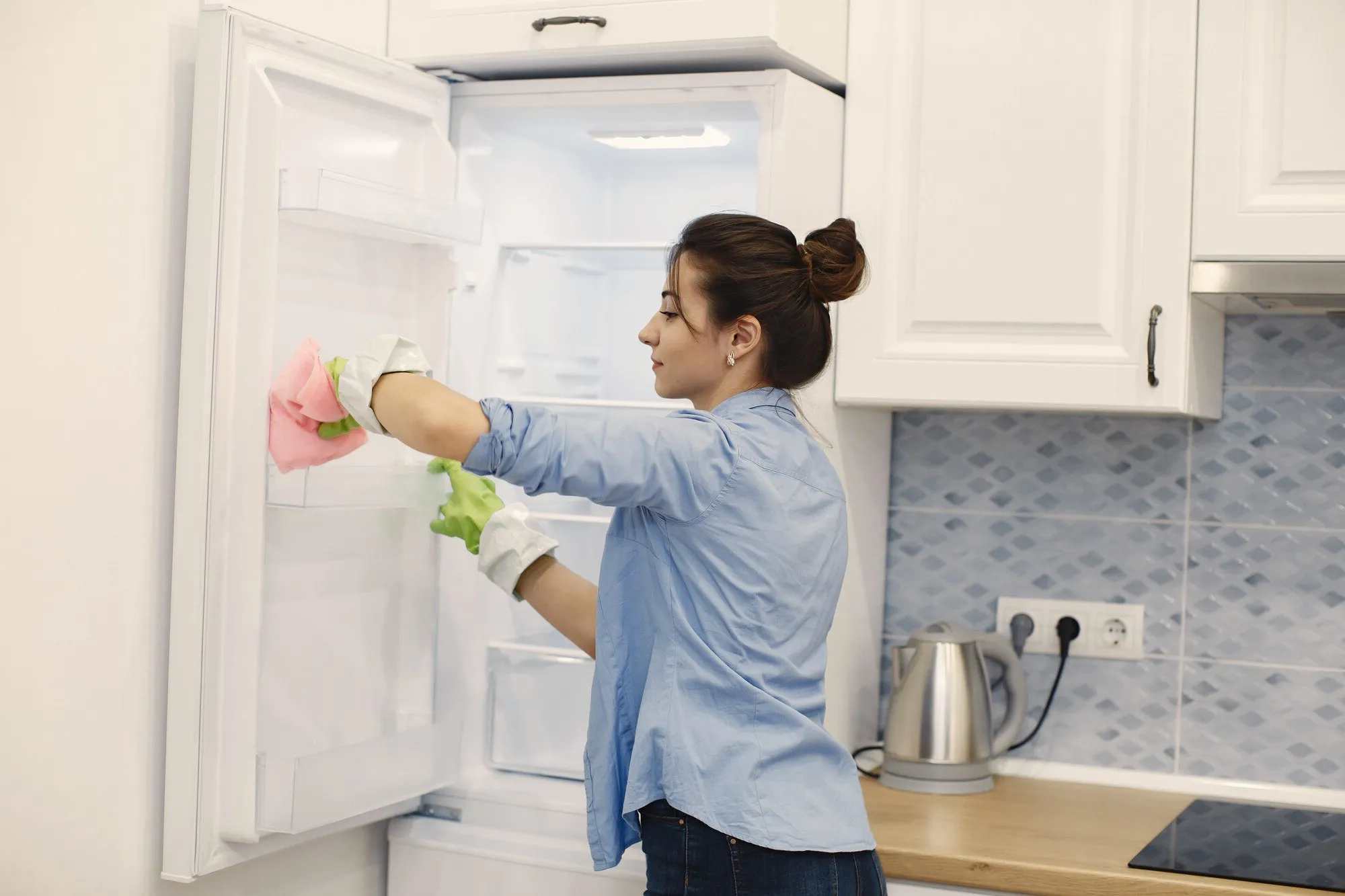 Hoe de koelkast goed te wassen zodat er geen onaangename geur is: Niet alle huisvrouwen weten dit