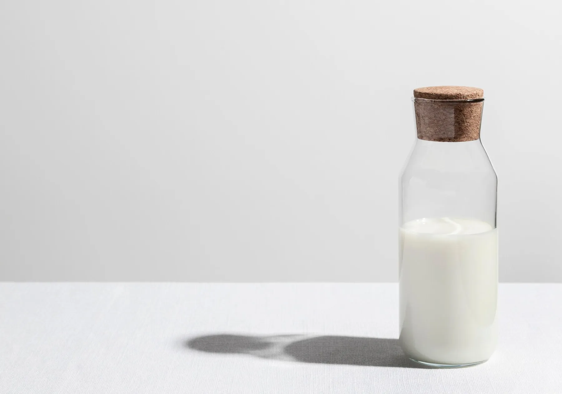 Top 7 ongebruikelijke toepassingen van melk in het huishouden: handige levensstijltips voor thuis