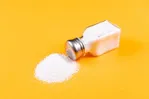 Waarom zout in de gootsteen doen? Levensstijl-hack van ervaren huisvrouwen