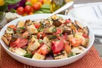 Aubergine Panzanella: recept voor salade met croutons